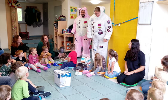 Die Streetbunnycrew im Morgenkreis.