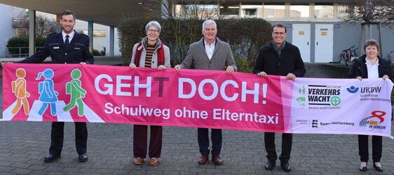 v.l.n.r.: Polizeidirektor Michael Schwab, Ministerium des Inneren, für Digitalisierung und Kommunen, Staatssekretärin Elke Zimmer, Ministerium für Verkehr, Burkhard Metzger, Präsident der Landesverkehrswacht Baden-Württemberg e.V., Staatssekretär Volker Schebesta, Ministerium für Kultes, Jugend und Sport, Karin Hoffmann, Unfallkasse Baden-Württemberg. Fotoquelle: Landesverkehrswacht BW