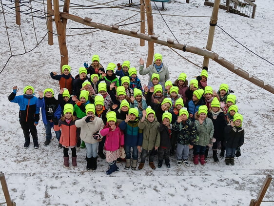 Aktion "Sicherer Schulweg - M&uuml;tzen sch&uuml;tzen" unsere Erstkl&auml;ssler