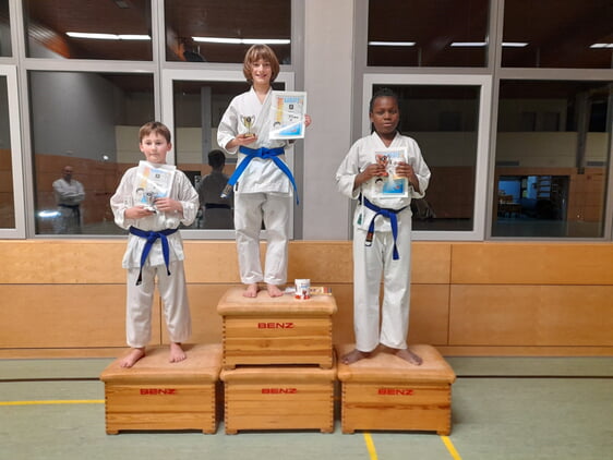 v.l.n.r: Jonathan, Eliseo, Favour