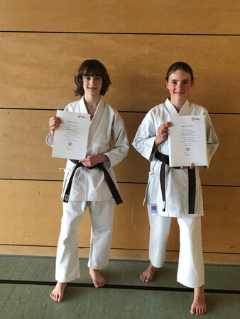 v.l.n.r: JuniorAssistent Eliseo, JuniorAssistentin Luisa