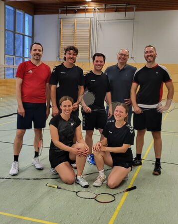 von links Robert Müller, Joachim Müller, Sebastian Marx, Markus Walter, Christof Schmid und die Damen Lisa Tack und Laura Magerl