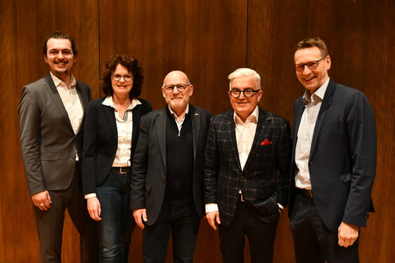 v.l.n.r.: MdL Köhler, BMin Danner, Verkehrsminister Hermann, BM Waldenberger u. BM Csaszar, Fotograf: Klaus Jähne