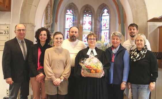 Der Kirchengemeinderat Zaberfeld-Michelbach begrüßt seine neue Pfarrerin.