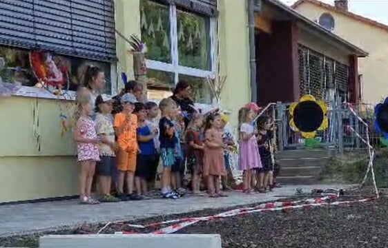 Die Füchse singen ein Indianer Lied.