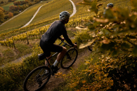 Goldene Reben, feiner Schotter: Warum der Herbst die beste Gravelzeit im Land der 1000 H&uuml;gel ist