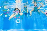 Hinweis an alle Besitzer von Pools, Gartenteichen und Schwimmbädern