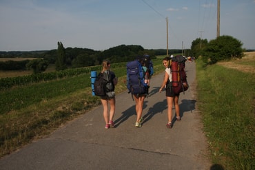 Mädels auf der Wanderschaft