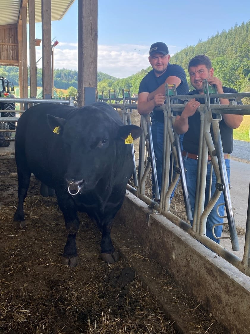 Jonathan und Thomas Schüle beim Besuch von Bürgermeisterin Danner